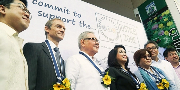 28 Nov 2014, launch of pilot Justice Zone in Quezon City, attended by EU Ambassador to the Philippines Guy Ledoux, and the three principals of the JSCC: Supreme Court Chief Justice Maria Lourdes Sereno, Justice Secretary Leila de Lima and Interior Secretary Mar Roxas.
