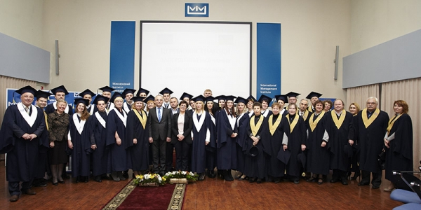 In a Project closing event on 10 Dec 2014,  SAEE staff graduated with their MBAs from the so-called MBA+ programme specially developed within this project, to form the basis of an ongoing nucleus of expertise.